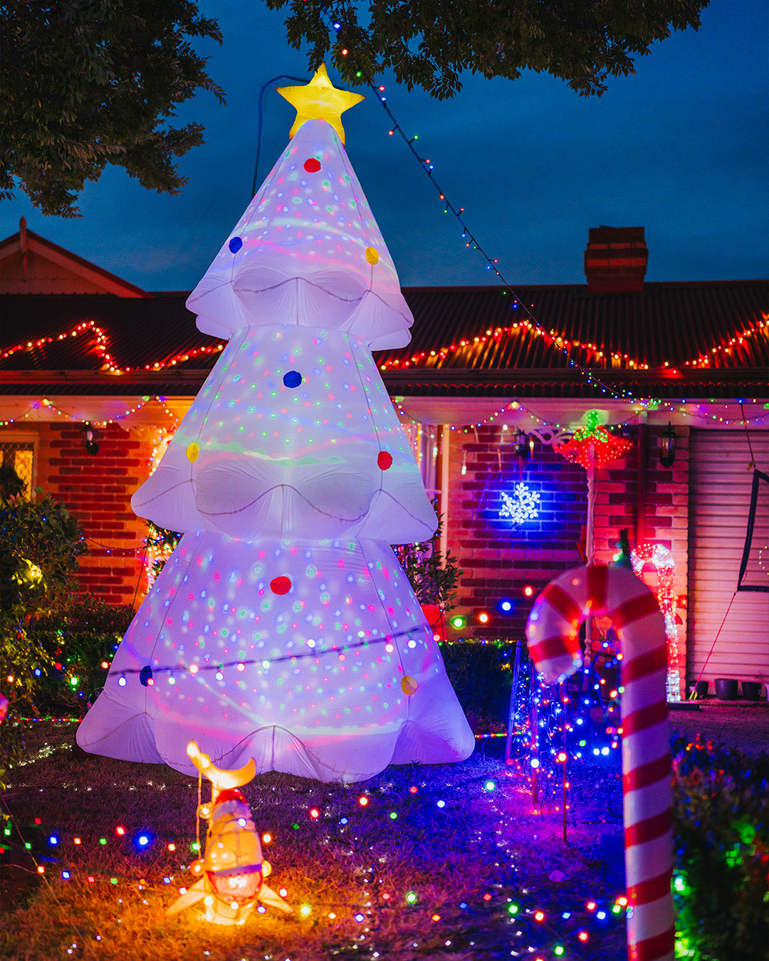 CHRISTMAS INFLATABLE TREE WHITE